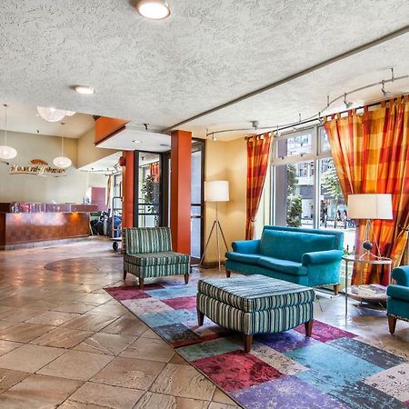 Howard Johnson By Wyndham Vancouver Downtown Bagian luar foto