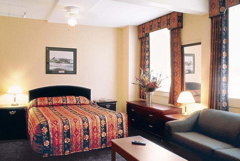 Howard Johnson By Wyndham Vancouver Downtown Bagian luar foto