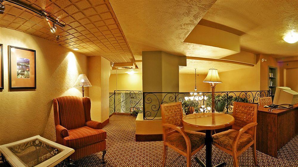 Howard Johnson By Wyndham Vancouver Downtown Bagian luar foto