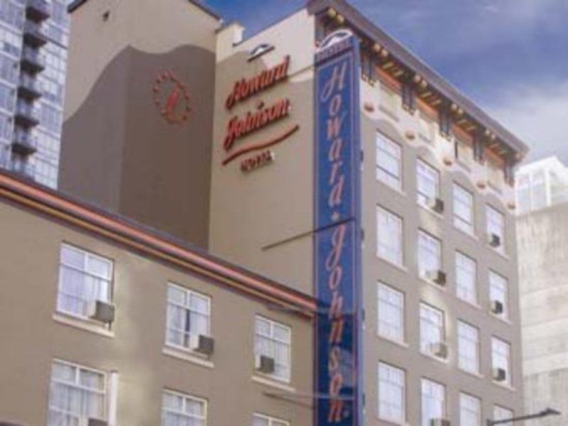 Howard Johnson By Wyndham Vancouver Downtown Bagian luar foto