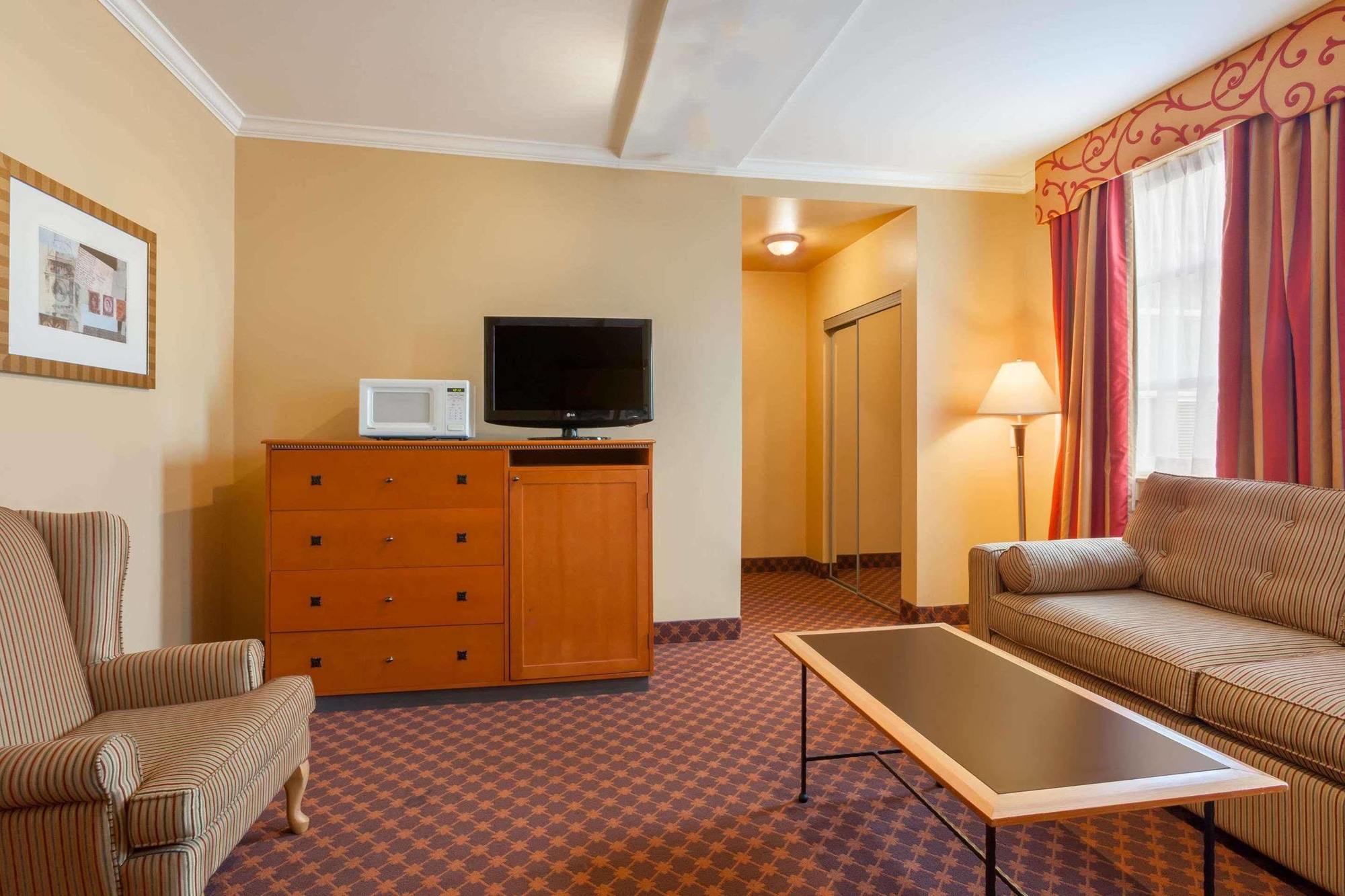 Howard Johnson By Wyndham Vancouver Downtown Bagian luar foto