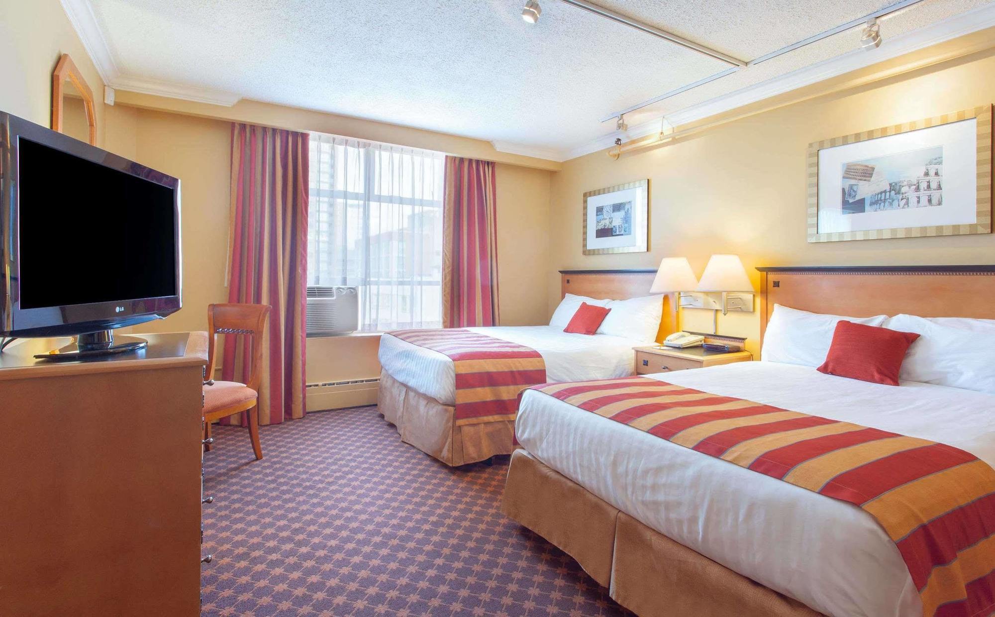 Howard Johnson By Wyndham Vancouver Downtown Bagian luar foto