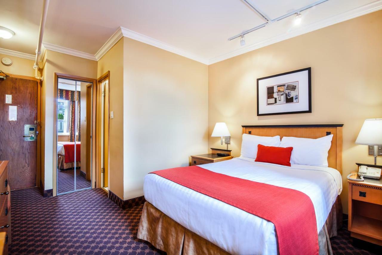 Howard Johnson By Wyndham Vancouver Downtown Bagian luar foto