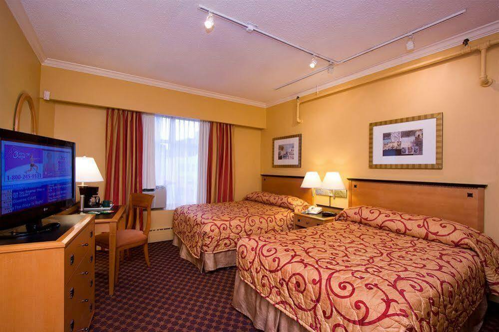 Howard Johnson By Wyndham Vancouver Downtown Bagian luar foto
